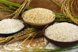 Vì sao nên ăn gạo còn cám thay vì gạo trắng?